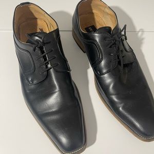 Men’s Size 10 black dress shoes
